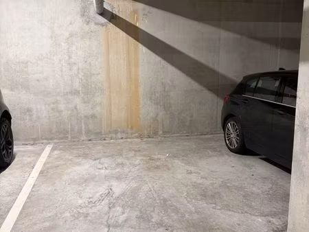place de parking sécurisé