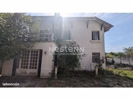 maison 8 pièces 211 m²