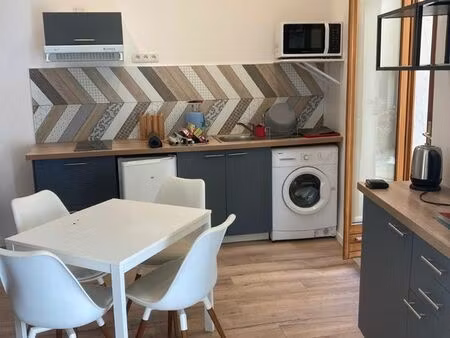 appartement t2 meublé■proche toutes commodités.■piece de vie  chambre avec grand dressing 
