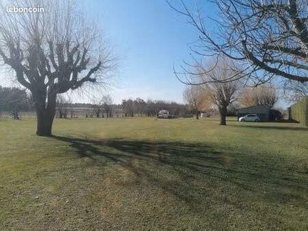emplacement stationnement camping car  bâteaux  camion et autres véhicules