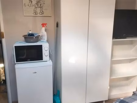 chambre privée et meublée en centre ville de nimes