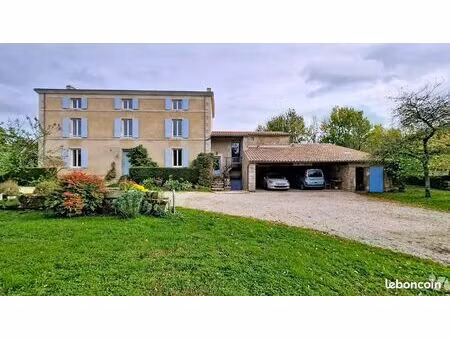maison 7 pièces 264 m²
