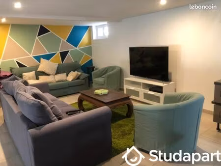 chambre 1 pièce 12 m²