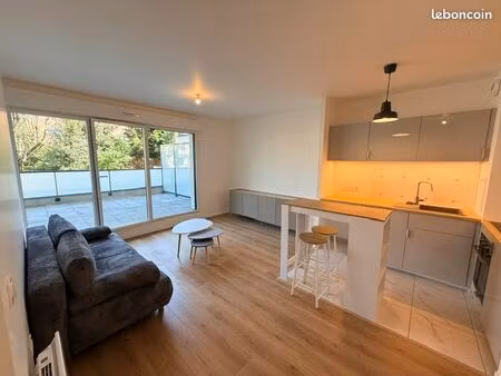 appartement meublé 44 2m² avec grande terrasse – résidence récente et sécurisée