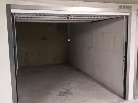 box (garage) dans résidence sécurisée