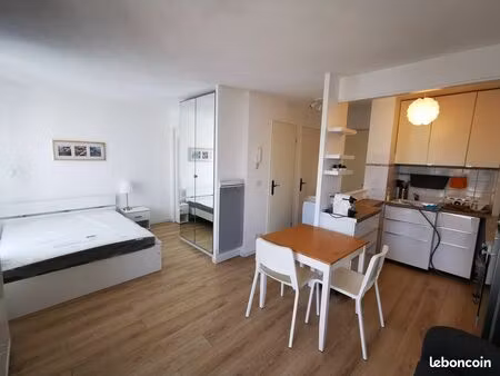 studio meublé  lit double  balcon  parking  proche gare