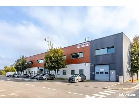 local d'activité 847 m²
