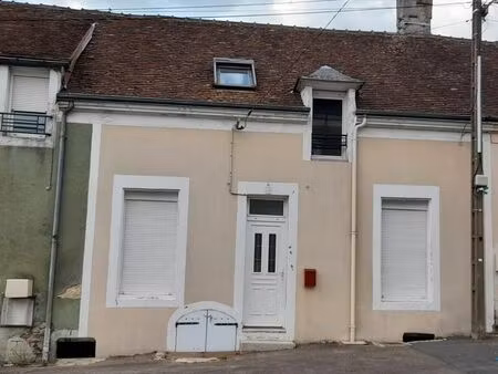 à louer : maison meublée  entièrement rénovée sur mamers
