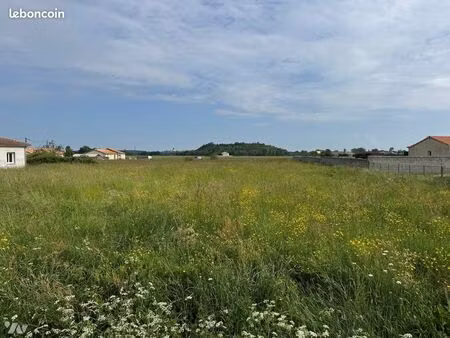 terrain 2510 m² glenay