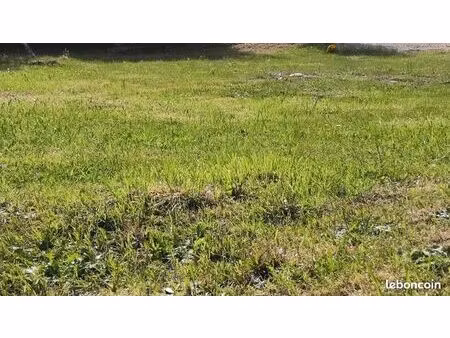 exclusivite : terrain viabilisé  proche centre  bel environnement