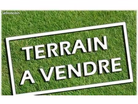 terrain 225 m² pertuis