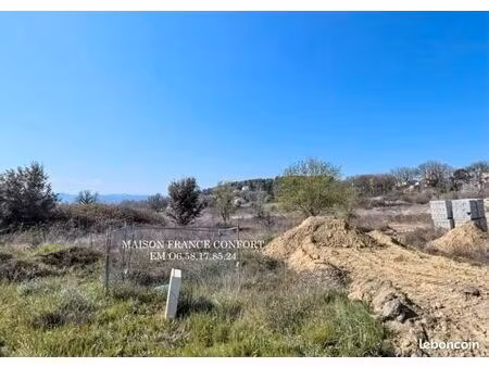 terrain 390 m² pertuis