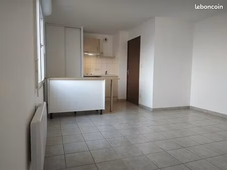 t2 loué avec garage