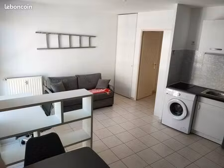 studio 25 m2  cergy grand centre