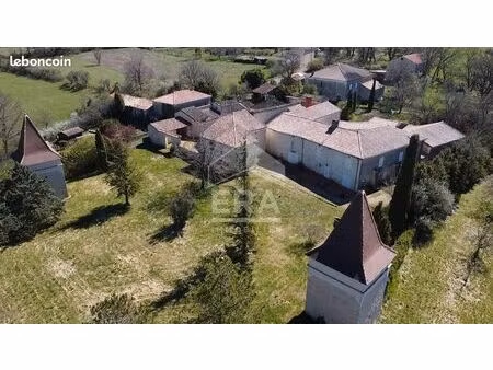 maison 9 pièces 367 m²