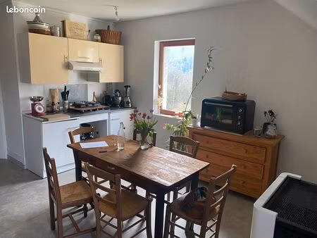 loue appartement f3 au 1er etage de notre villa