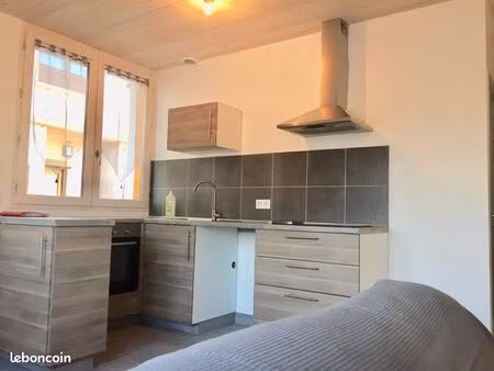 t3 53 m² – chef-lieu de mercury – calme – parking