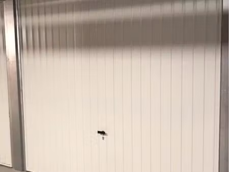 garage dans résidence fermée