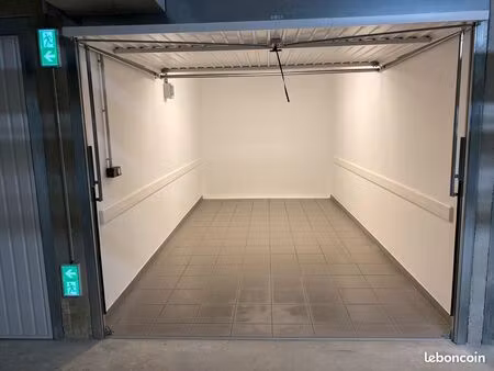 garage 1 place le lyaud