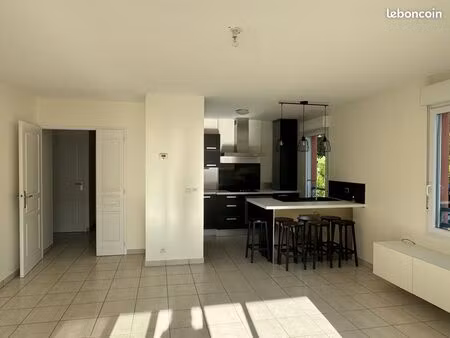 agréable et lumineux t3 - disponible immediatement