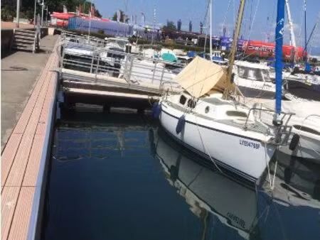 place de port de plaisance des mouettes evian