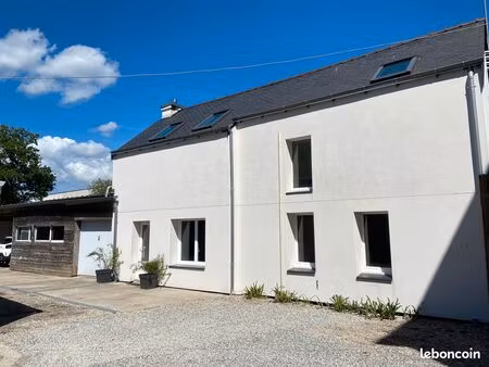 maison quimper avec garage-atelier  préau et cour