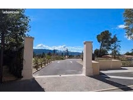 terrain 450 m² cadenet