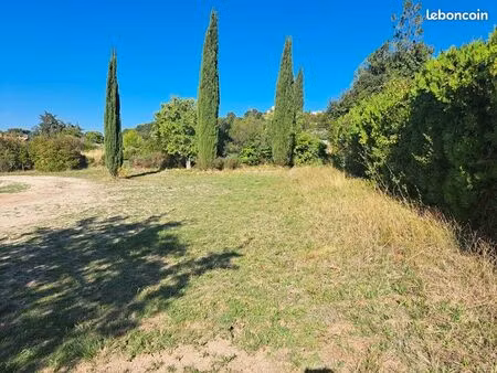 terrain 570 m² merindol