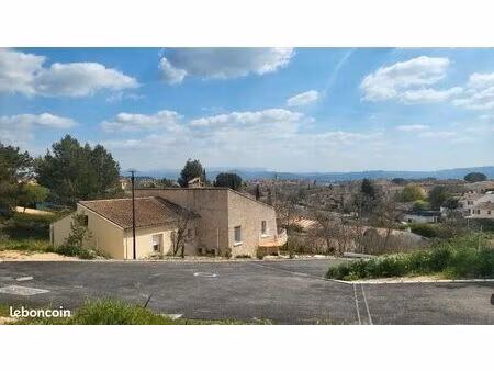 terrain 240 m² pertuis