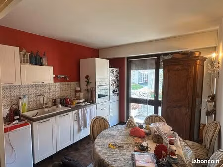 t3 avec balcon exposé plein ouest