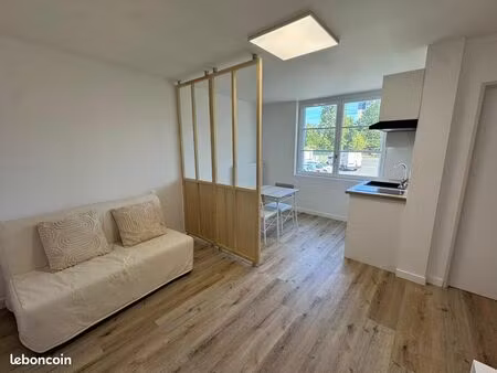 studio meublé toutes charges comprises en centre-ville de châtellerault