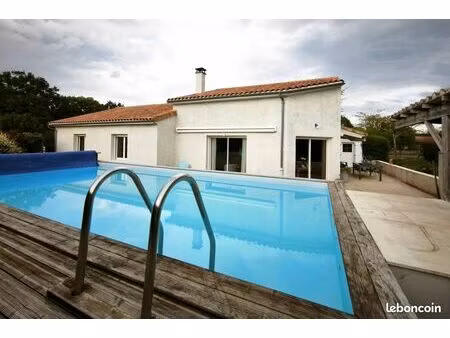 maison 8 pièces 179 m²