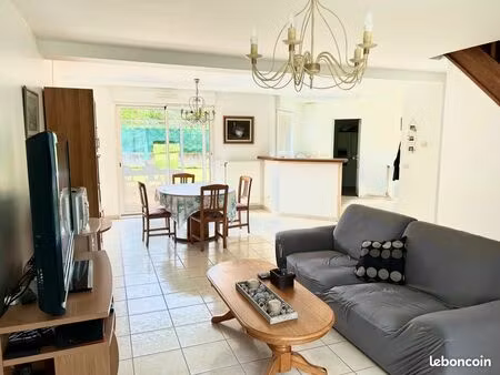 maison 7 pièces  145 m carré