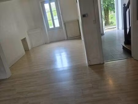 loue maison de bourg