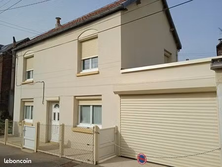 maison de 88 m2  3 chambres  garage et jardinet en excellent état
