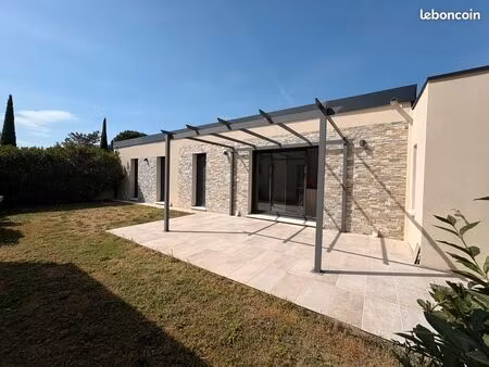 maison plain-pied au calme-contemporaine-morieres les avignon-golf