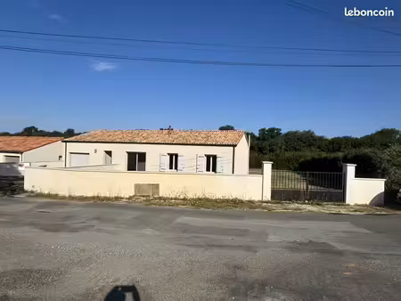 maison de 2017 - terrain clos- dpe c
