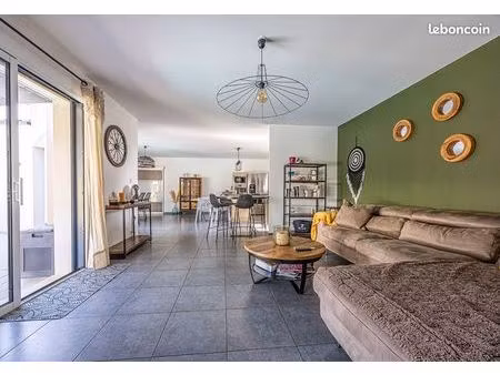 maison 7 pièces 142 m²