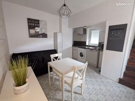 ◊◊etudiant/apprenti : maison de ville meublée proche hôpital et centre ville
