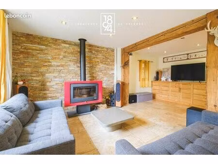 villa 5 pièces 200 m²