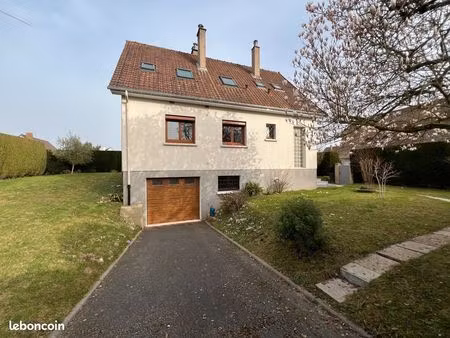 vend maison individuelle dans quartier residentiel