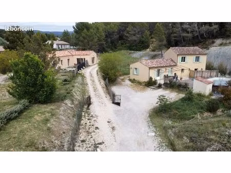 lot de 2 villas sur terrain commun