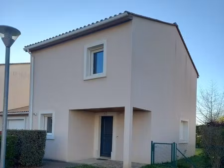 4 pièces - 82 m² - vouneuil sous biard