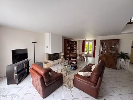 pavillon 8 pièces 145 m²