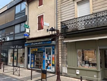 centre-ville : murs et fonds tabac + maison (accès intérieur)