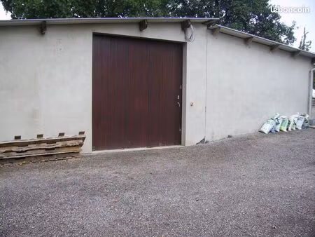 a louer local de stockage - garage 91m²