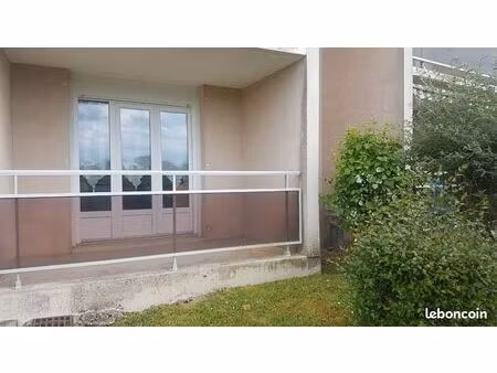 t2 meublé 20 m² avec parking privatif et balcon – proche centre-ville