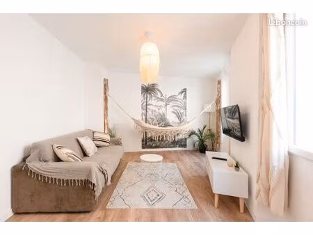 t2 meublé 47 m² avec grande terrasse au calme – avignon