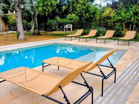 superbe maison de 260m2 avec piscine chauffée et couverte 1300 m2 de terrain
