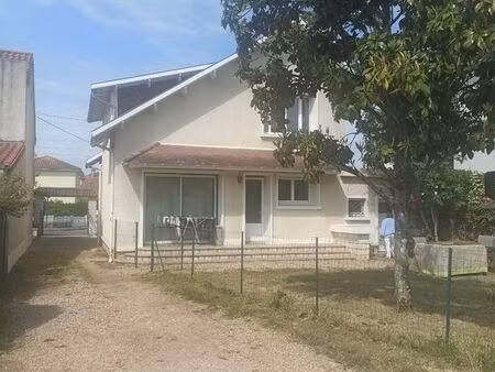 location individuelle située à saint-benoît